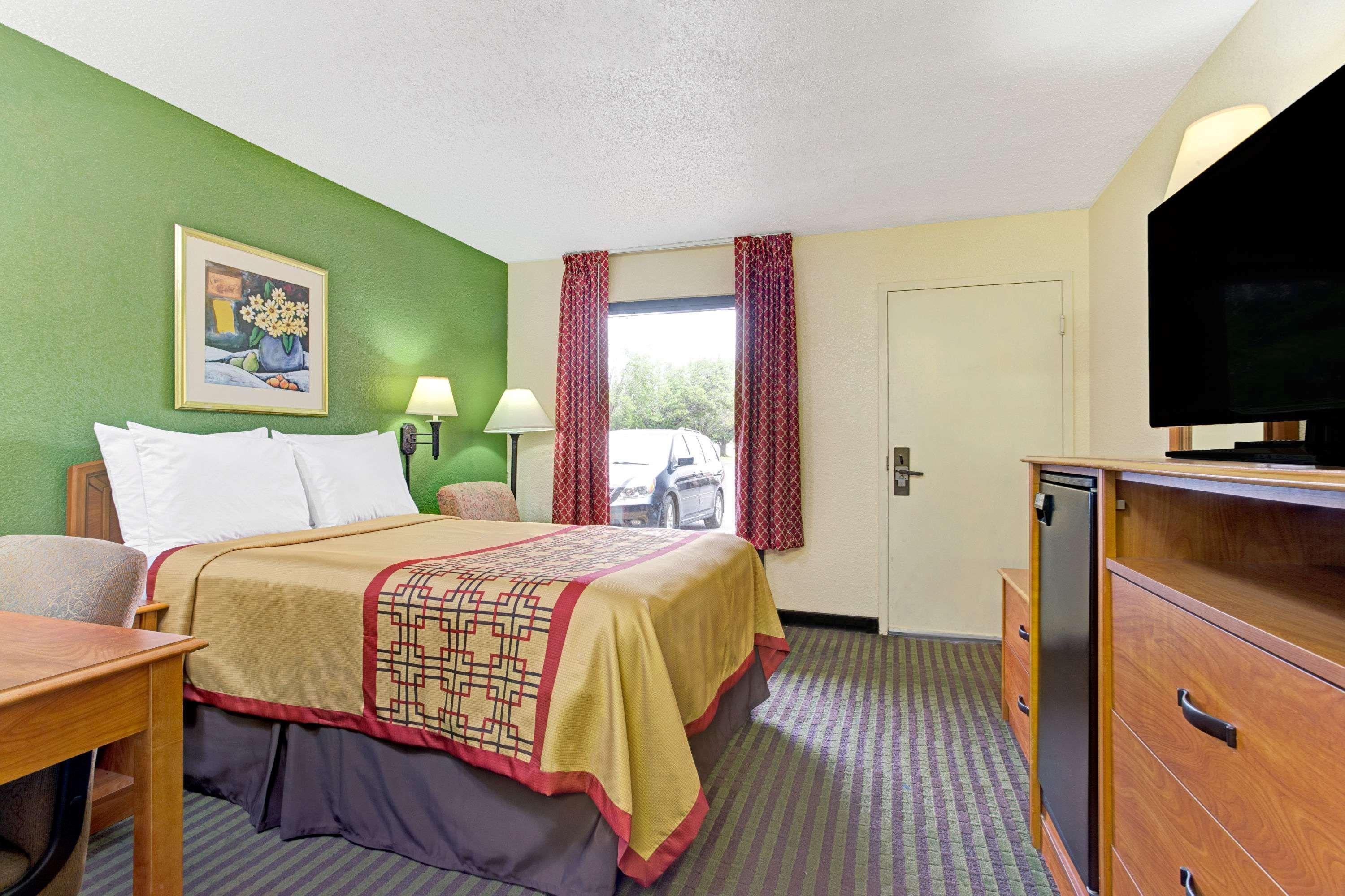 Days Inn By Wyndham Wilson Exterior foto